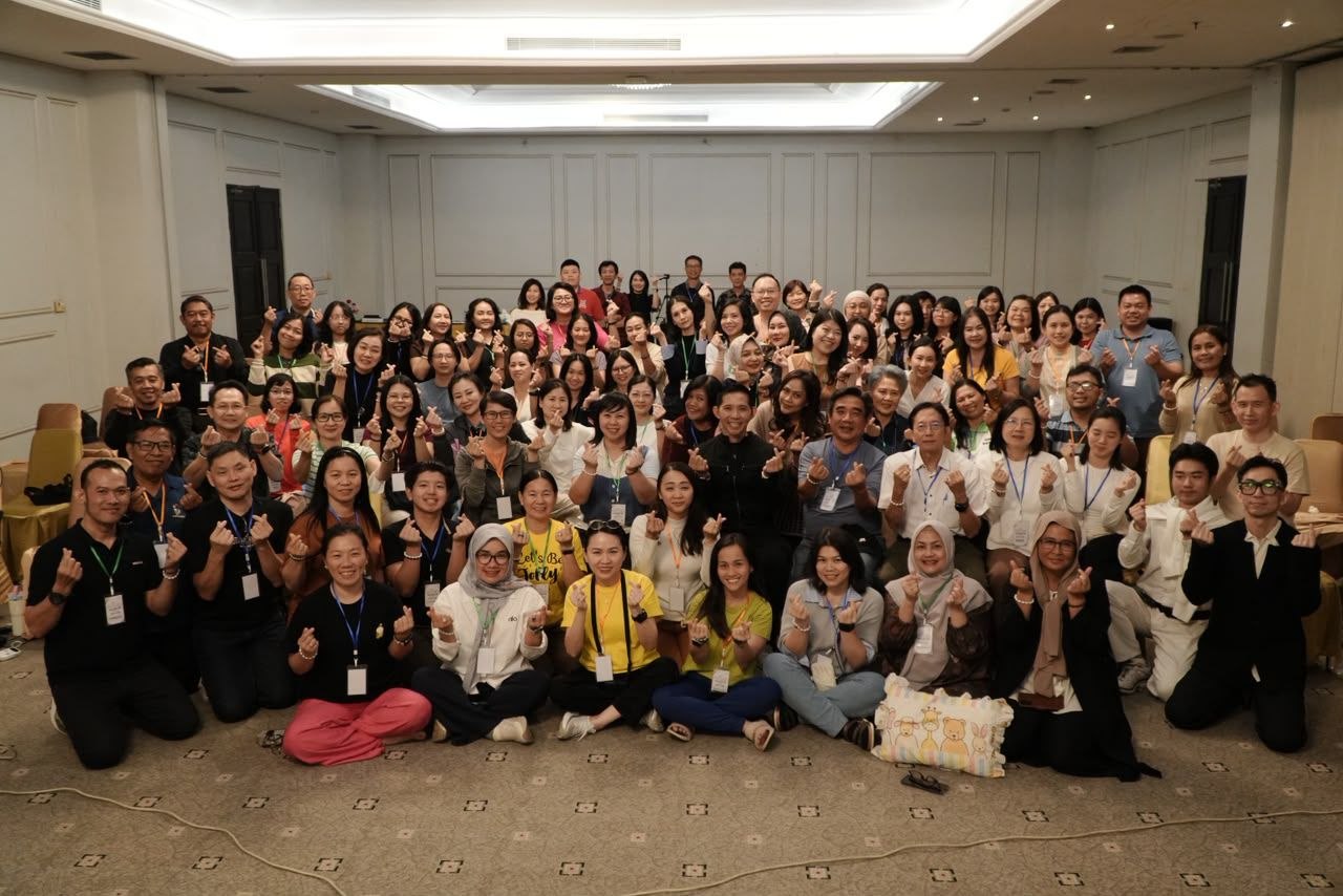Foto bersama seluruh peserta workshop